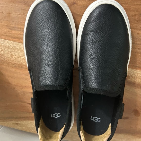 UGG New Black Leather Slip-On Shoes - Picture 6 of 7